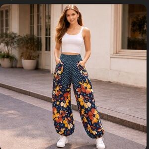 EARTHBOUND Vibrant Wide leg Floral Patterned Pants with pockets Women’s M
